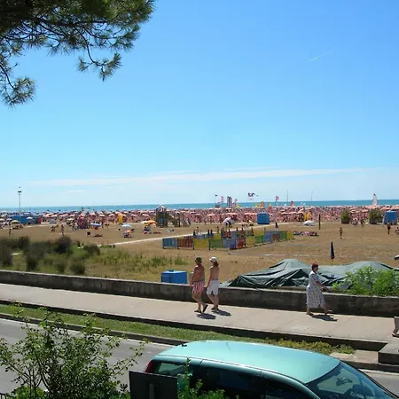 Fuer 5 Personen Ca 40 Qm In Bibione-pineda, Adriakueste Italien Und Umgebung Lejlighed