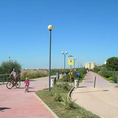Fuer 5 Personen Ca 40 Qm In Bibione-pineda, Adriakueste Italien Und Umgebung Lejlighed *